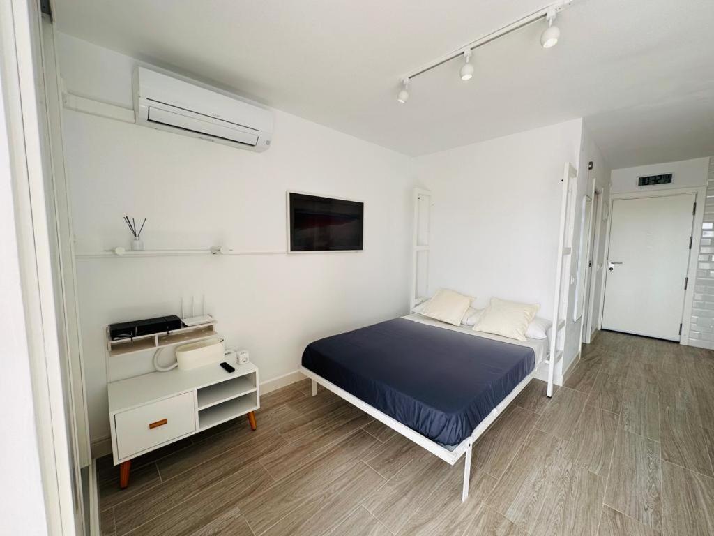 Modern White Studio Беналмадена Екстериор снимка